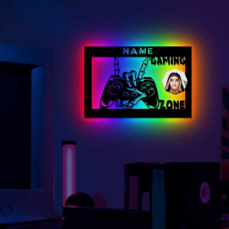 LEON FOLIEN Gaming Zone Mit Foto auf Holz gedruckt personalisiert Name - Geschenke (Optional) Beleuchtung Wand Lampe Nachtlicht