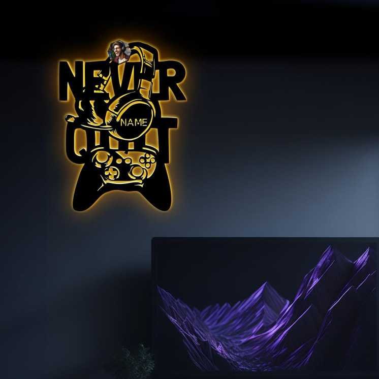 NEVER QUIT Mit Foto auf Holz gedruckt Gaming Schild - Gamer Geschenkidee personalisiert Mit Name Zimmer (Optional) Led