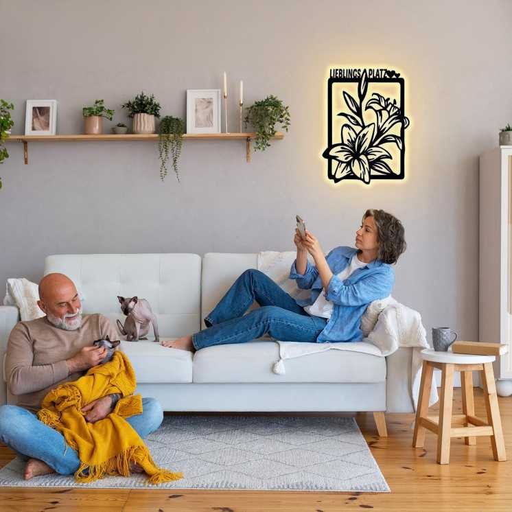 LEON FOLIEN Led Lieblingsplatz mit Blumen Wanddeko Schriftzug aus MDF Holz - Richtfest Einzug Deko Geschenk Wohnzimmer Flur